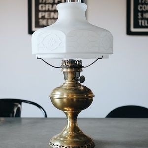 VINTAGE Aladdin Model No. 6, Brass Oil Lamp